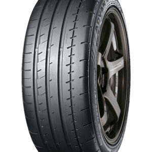 NEUMÁTICO 245/40R18 YOKOHAMA  ADVAN APEX V601